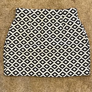 Zara || Black and white print mini skirt